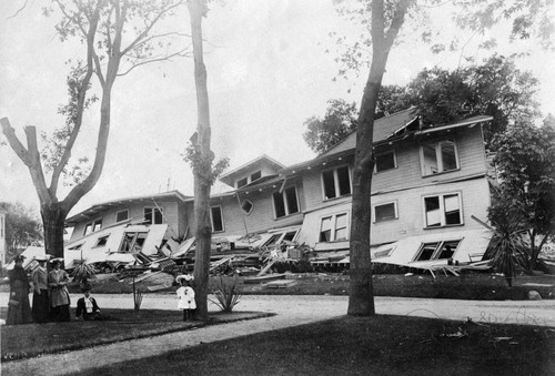 1906 Earthquake damaged Hotel Vendome Annex