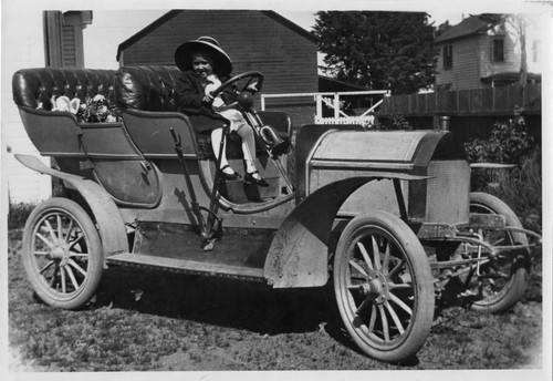 1909 portrait of Elizabeth Talbot in Sunset automobile