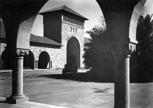 1903 Stanford University courtyard