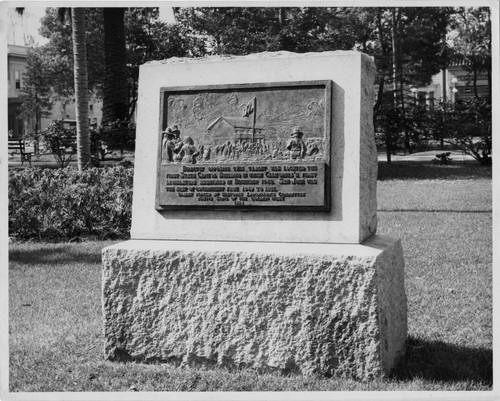 State House replica marker in Plaza Park