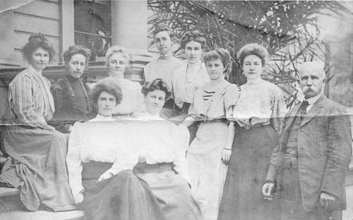 1907 Hester School faculty photograph