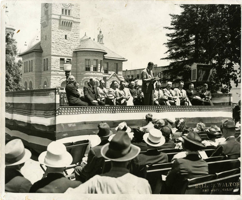 1940, Old Post Office building, Event in the Plaza