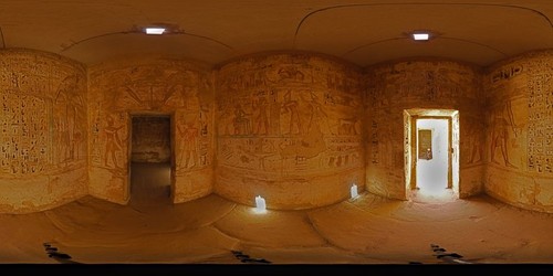 Luxor - Medinet Habu - Royal Treasure 2