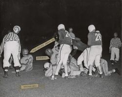 Touchdown during Petaluma Leghorn game against the Rams