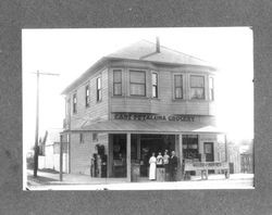 Dennis Murphy and his family outside their East Petaluma Grocery, Petaluma, California, 1915