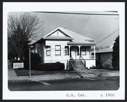 Small and plain Queen Anne cottage