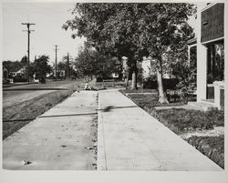 College Avenue looking west at Glenn Street