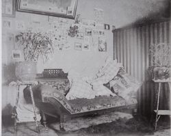 Interior room of the Volkerts family home in Petaluma, California, about 1910