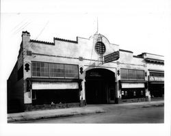 Sanderson Motor Company and Western Auto Supply located at 11 and 15 Third Street, Petaluma, California, about 1924