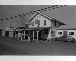 Exterior of King's Corner Grocery, Petaluma, California, 1973