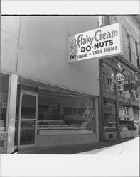 Flaky Cream Do-nuts, Petaluma, California, 1967