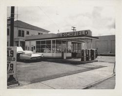 Richfield service station at Johnson Street and Mendocino Avenue