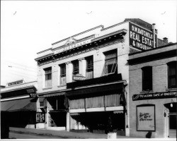 Wickersham Building located at 168 Main Street, Petaluma, California , about 1924