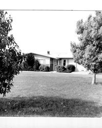 Single story homes in Larkfield Maples housing development