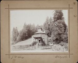Octagon house, Petaluma, California, 1909?