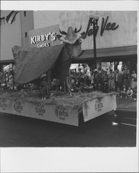 Clover Dairy float, Petaluma, California, 1955