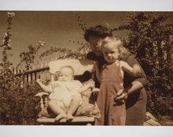 Georgiana "Georgia" Volkerts with her granddaughters in Petaluma, California, September 1944