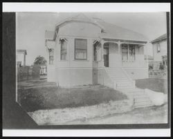 Raymond family home at 311 Liberty Street, Petaluma, California, 1925