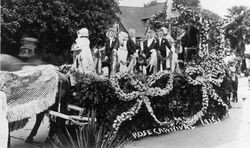 Rose Carnival float, 1915