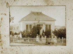 Charles and Emma Waddell home, Douglas Street, Petaluma, California, about 1900