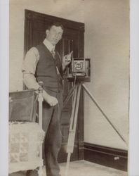 George Albert Titus with his camera, Santa Rosa, California, 1908