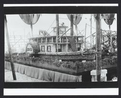 Replica of the Steamer Gold made from apples