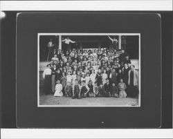 Students and teachers at Oak Grove School, Graton, California, 1913