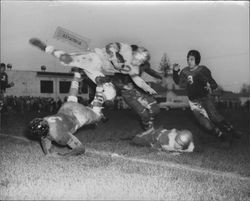 Leghorns and San Francisco Broncos play to 21-21 tie in Egg Bowl, Petaluma, California, Dec. 10,1950