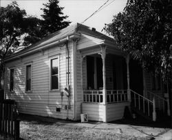 Left side and front left corner of the Cornelius Shea House at 537 "A" Street, Santa Rosa, California