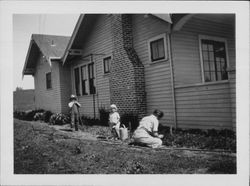 Kortum family on Western Avenue in Petaluma, California between 1923 and 1924