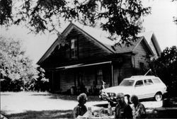 Picnicking at the Speckter Ranch home