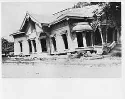 Ludwig House located at 429 Eighth Street, Santa Rosa, California following the 1906 Earthquake