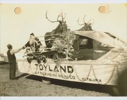 A. F. Tomasini Toyland Christmas Float, Petaluma, California in 1930