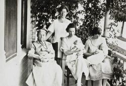 Martha Penrod with her daughter, granddaughters, great grandson, and great granddaughter, Petaluma, California, Sept. 10, 1922