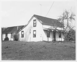 Old salt box cottage on Petaluma Hill Road