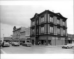 Western Avenue between Petaluma Bld. N. and Kentucky Street