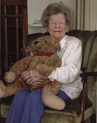 Portrait of Annie D. Friedrichsen Arfsten with her teddy bear, 435 Gossage Avenue, Petaluma, California, 2007