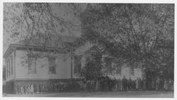 Students and teachers in front of the Laguna School, Sebastopol