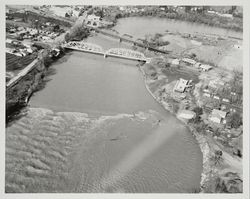 Russian River at Healdsburg at Memorial Bridge and railroad bridge