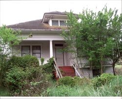 Neunfeldt house at 674 Sunnyslope Road, Petaluma, California, Apr. 8, 2004