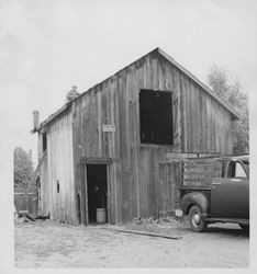 Old Spotswood barn, Liberty Street, Petaluma, California, May 31, 1966