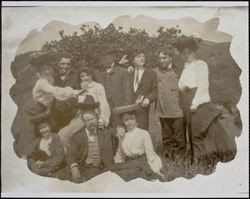 Group of Colton family members and others, Sonoma County, California, between 1900 and 1910