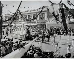 Horse drawn float in the Santa Rosa Rose Parade, Santa Rosa, California, 1910-1914