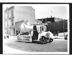 Poultry Producers of Central California's float on Kentucky Street, Petaluma, California, about 1925