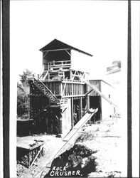 Rock crusher, Petaluma, California, 1915