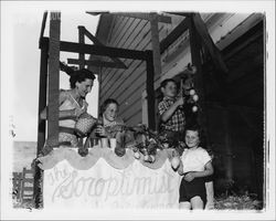 Cold drinks for sale, Petaluma, California, July 13, 1955