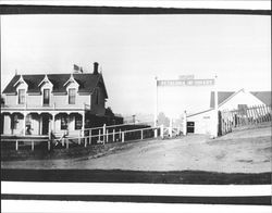 Petaluma Infirmary, R. E. Perkins veterinary services, Petaluma, California, 1900