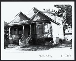 Queen Anne cottage with three pediments