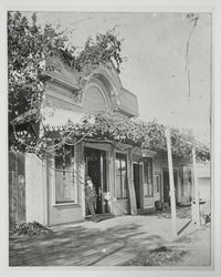 Unidentified Healdsburg building