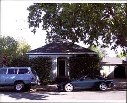 House located at 201 G Street, Petaluma, California, Sept. 25, 2001